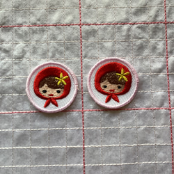 赤ずきんちゃん刺繍アイロンワッペン　2枚 1枚目の画像