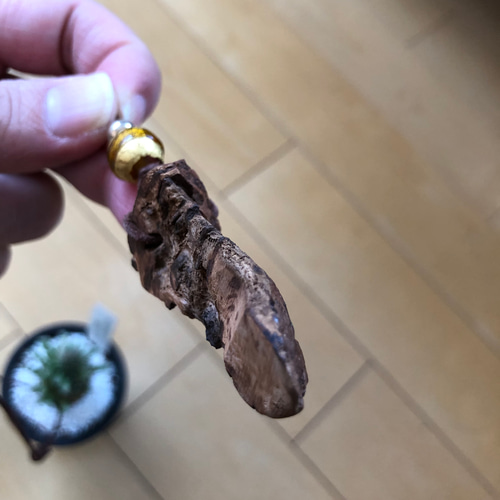 屋久杉ペンダント （泡瘤•樹皮含） ネックレス・ペンダント 滝の
