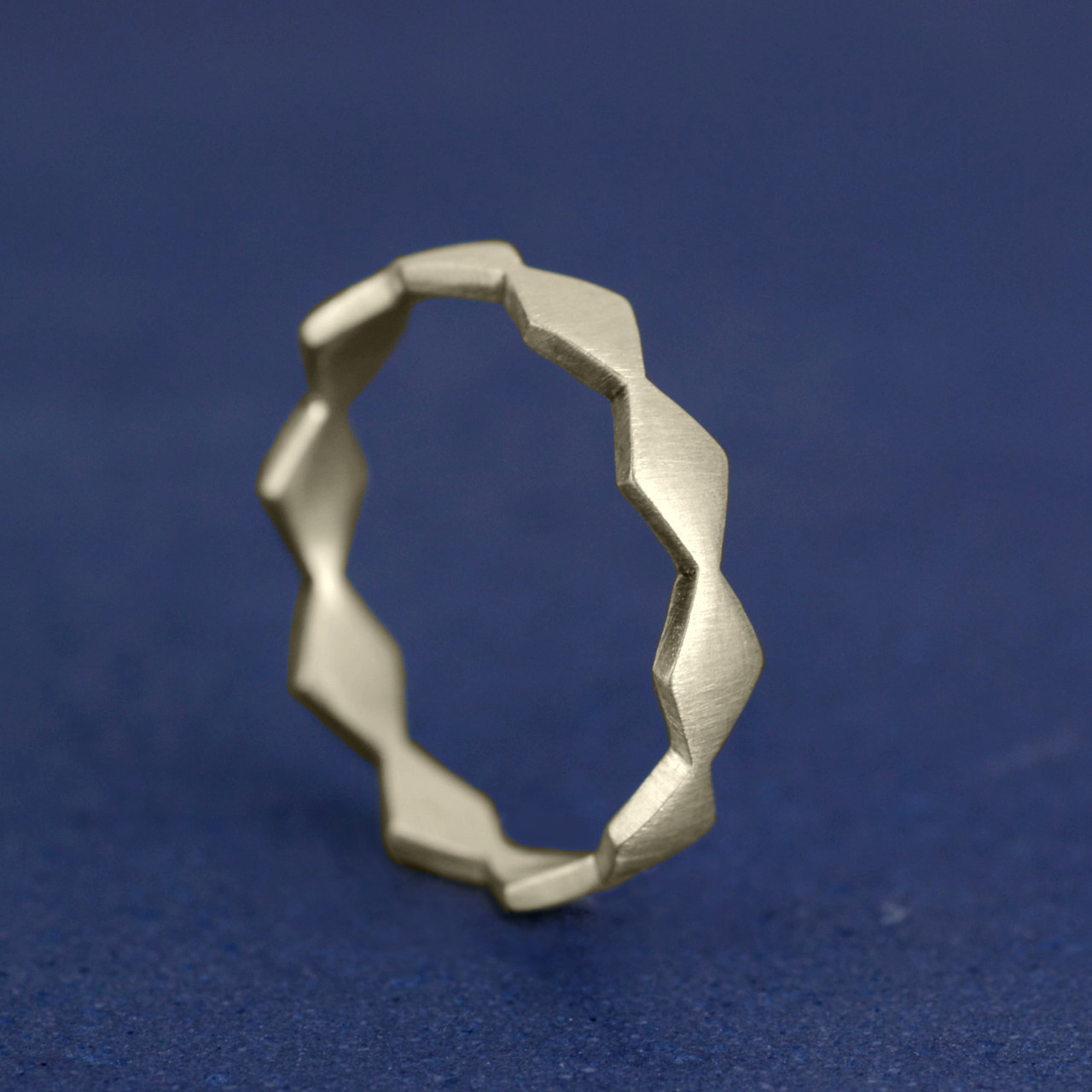 【K10YG】ひし形のエタニティリング