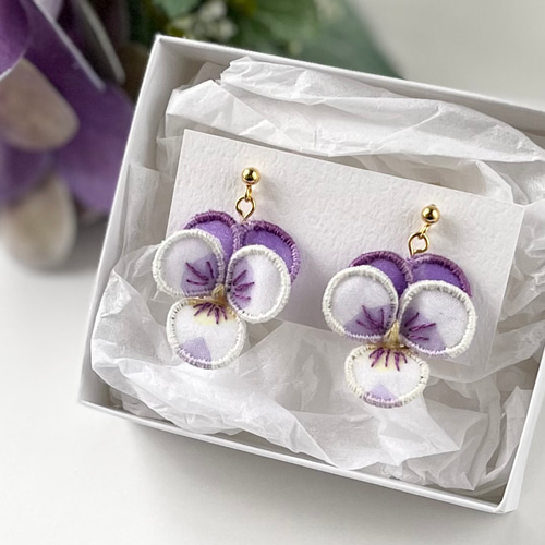 休日限定 viola 立体アクセサリービオラのピアス・イヤリング ピアス ピアス