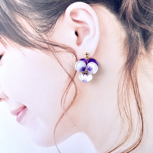 viola 立体アクセサリービオラのピアス・イヤリング ピアス