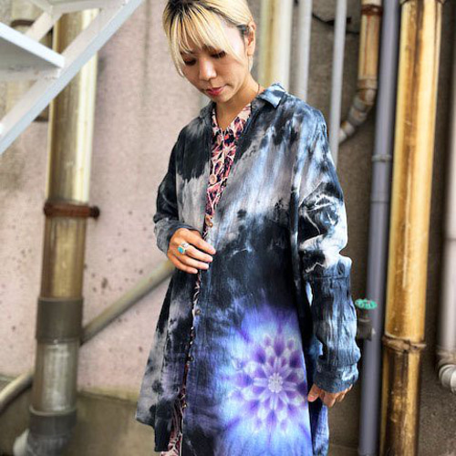 タイダイ 長袖 ロングシャツ ブラック ムラ染め 美しい曼荼羅模様 タイダイ 長袖 ロングシャツ ブラック ムラ染め 美しい曼荼羅