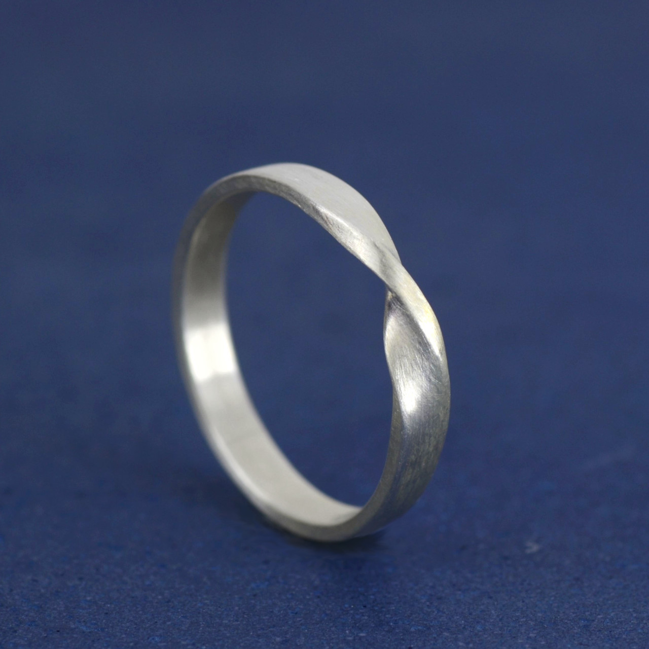 【silver925】 ツイストリボンのリング