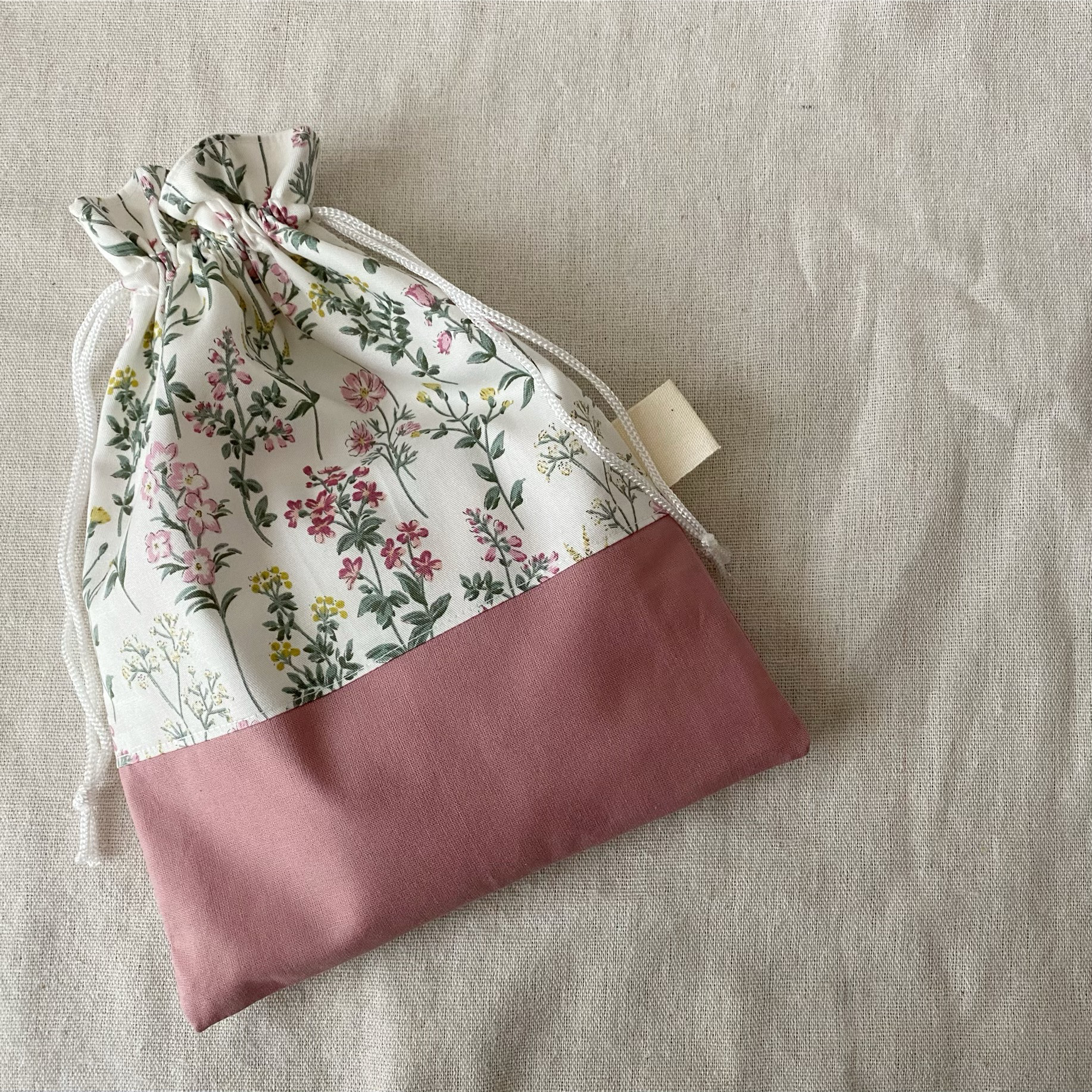 ハンドメイド　給食袋　フリル巾着　花柄　黄色　女の子