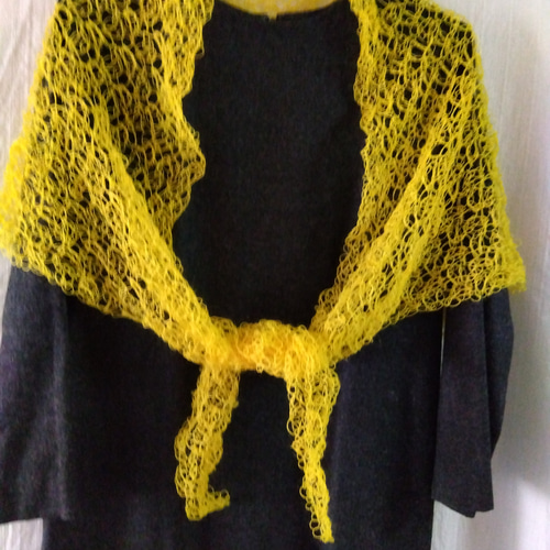山吹色モヘア かぎ針編み三角ストール ストール あみものヨシノ商会