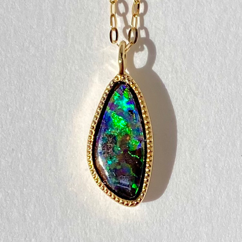 K18☆天然ボルダーオパールネックレス☆ オーストラリア産原石から磨い  