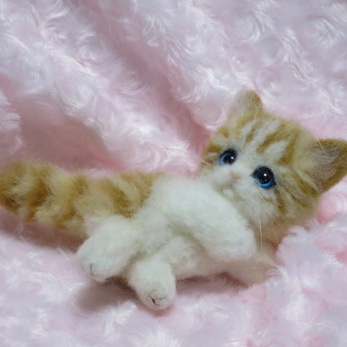 羊毛フェルト 猫 茶白猫雑貨 ぬいぐるみ マスコット 楽天市場】やまねこ 羊毛フェルト 猫 茶トラ白 Sサイズ 羊毛