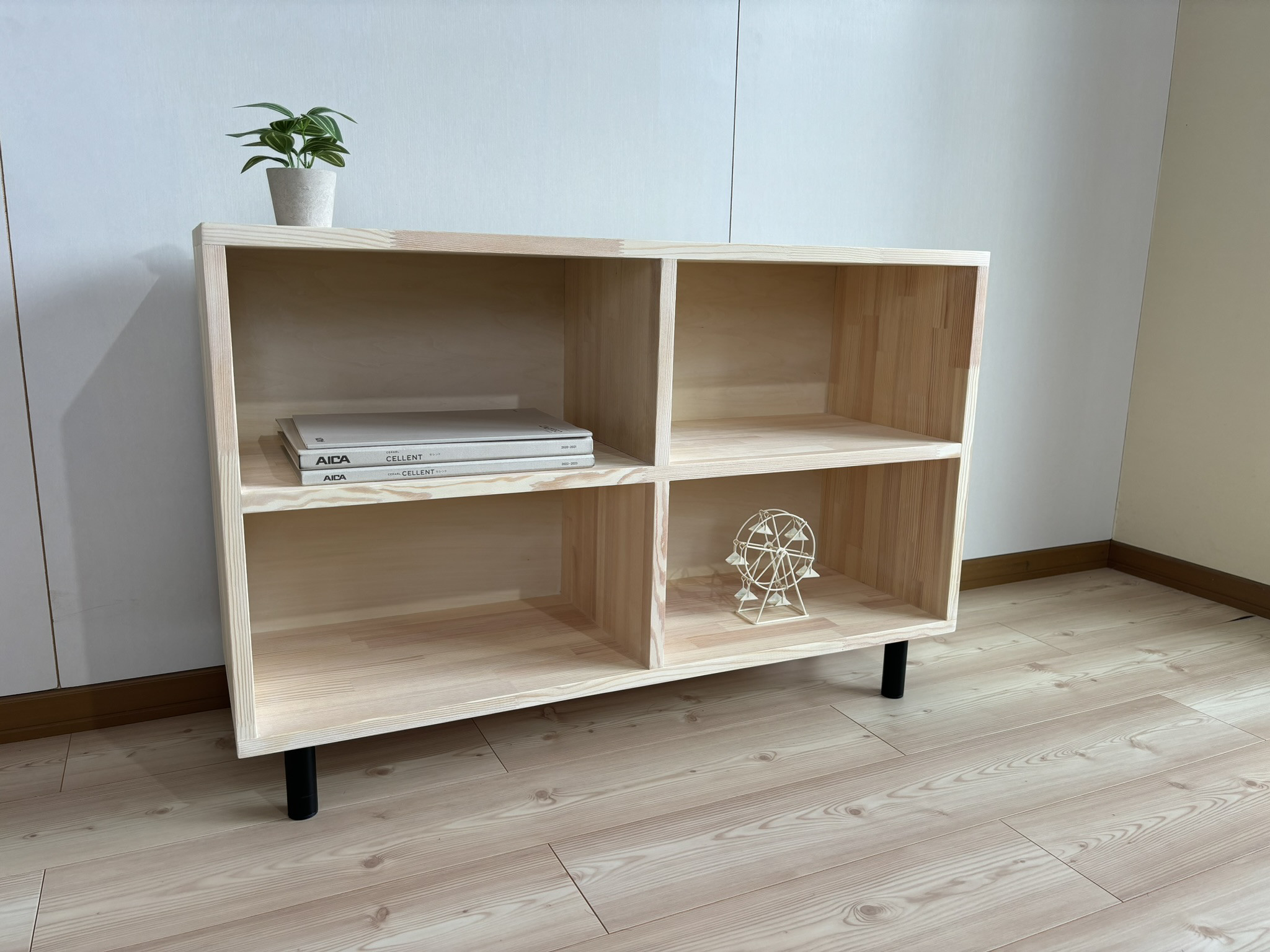 【サイズオーダー可】木のぬくもり感じる飾り棚/レトロモダン