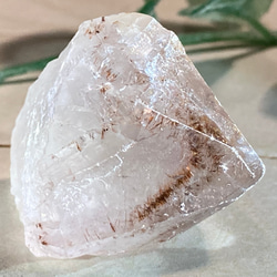 カコクセナイト　ファントム✨　ラベンダー　アメジスト　結晶　原石　ラフストーン