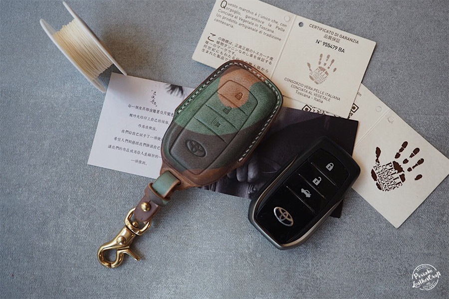 本革の手縫い TOYOTAトヨタ スマートキーケース 名入れ可 カラー