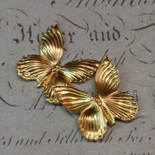 BEHOLD− 蝶 S 真鍮製 2個 アメリカ製 パーツ スタンピング