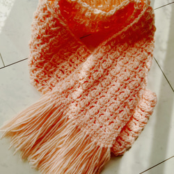 マフラー 模様 編み 手編み 編み物 フリンジ ピーチ ピンク 1枚目の画像