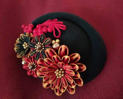 ︎❁︎miwa様❁︎ 成人式 髪飾り トーク帽 つまみ細工 ︎❁︎miwa様❁︎ 成人式 髪飾り トーク帽 つまみ細工