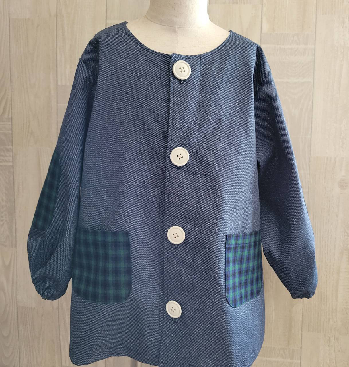【受注80〜150】デニムプリント グリーン チェック 前ボタン 長袖スモック ひじあて付き