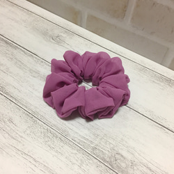 シフォン生地で作ったシュシュ（紫） シュシュ rara/キャンペーン中