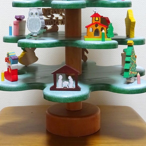 手作りのかわいいクリスマスツリー　木製　卓上クリスマスツリー 