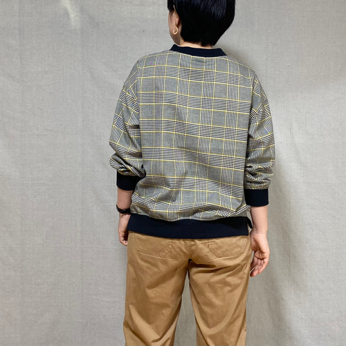 ゆったりプルオーバー グレー×イエローライン グレンチェック柄