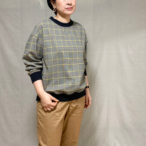 ゆったりプルオーバー グレー×イエローライン グレンチェック柄