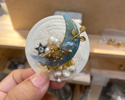 オーダー 月のブローチ ブローチ raindance rainvoice 通販 14738936