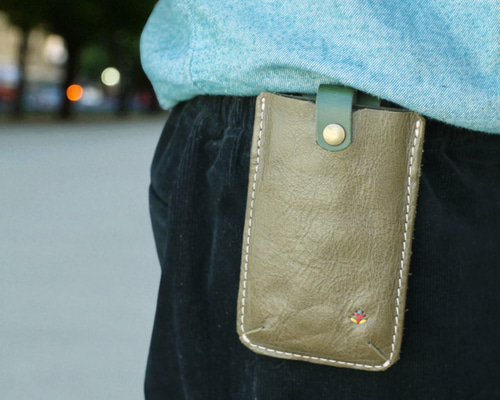 男性向けスマホポーチ ｜ ホックでベルトに装着 【3サイズ×革6色