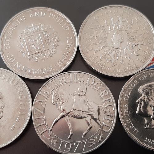 1960年イギリスクラウンコインエリザベス女王5シリング39ミリ 楽天市場】イギリス貨幣 大型コイン 5シリング エリザベス二世