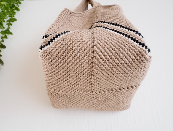 《受注製作》コットン糸で編んだスクエアバッグ☆ミルクティー☆  ニットバッグ　トートバッグ　バッグ 5枚目の画像