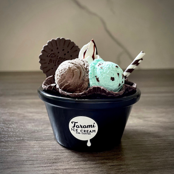 アイスクリーム　パフェ　小物入れ　メモスタンド　チョコミント　フェイクスイーツ 1枚目の画像