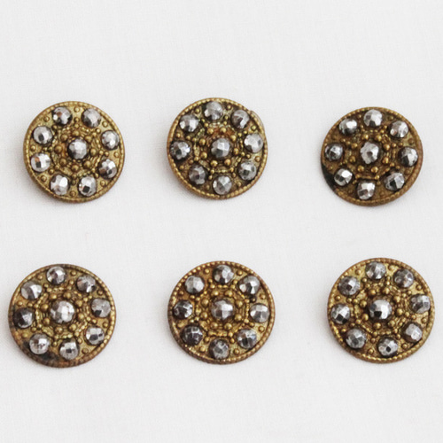 アンティークカットスチールボタン6個セット（No.B-102） ボタン