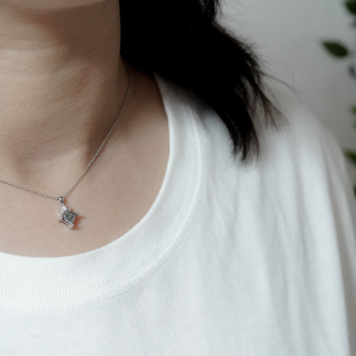 K18WG 無処理天然ブラックダイヤモンド ペンダント ネックレス