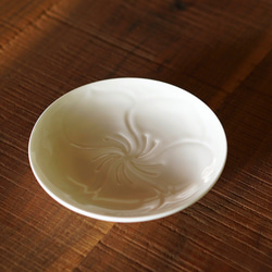 小皿　かわいい　白　シンプル　花　白磁　京焼　作家　林紅村　陶芸　 4枚目の画像