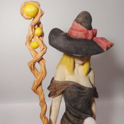 木彫刻 アート 『 魔女 』  芸術 アート 女性  松 手彫り 彫刻 　ウィッチ 4枚目の画像