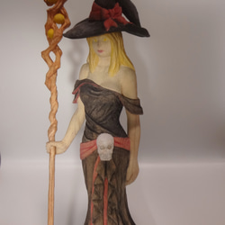 木彫刻 アート 『 魔女 』  芸術 アート 女性  松 手彫り 彫刻 　ウィッチ 6枚目の画像