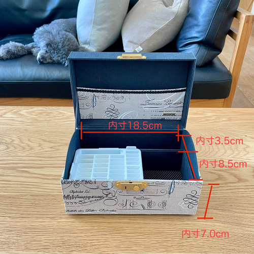 カルトナージュの“マネーボックス” （S）ウィリアム・モリス