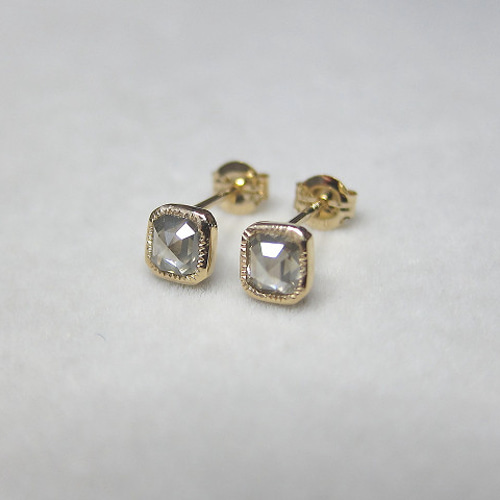 エメラルドカットダイヤモンドピアス(片耳用) エメラルドカット ダイヤピアス トータル 0．8カラット D