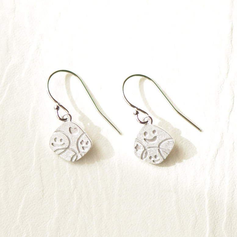 ニコマーク入りのピアス｜SV｜Yuimuni Pierce｜KAPI-002