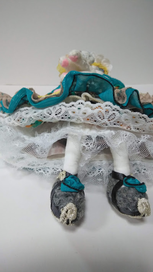 『子ねこと少女』　白い子ねこ　可愛い　アンティックドール風　創作人形　フリルなドレス　オシャレ帽子 14枚目の画像