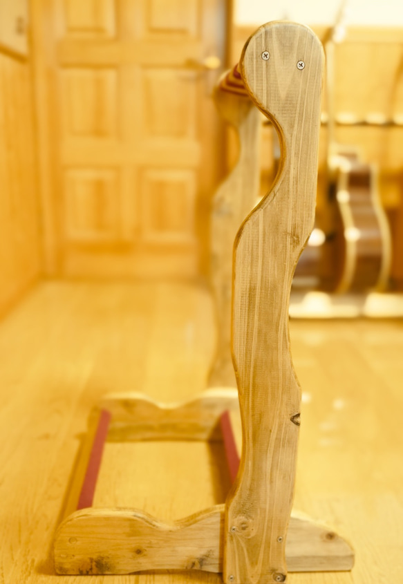 【24時間以内に発送】手作り木工　木製ギタースタンド （古材） ３本掛け 10枚目の画像