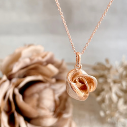 ribero/Camellia pendant   pink gold  1点物 2枚目の画像
