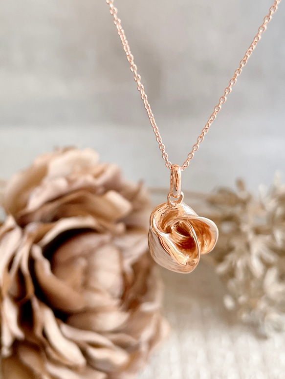 ribero/Camellia pendant   pink gold  1点物 2枚目の画像