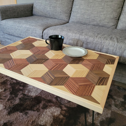 オシャレなリビングに大変身♪コンパクトサイズ ヘキサゴン柄テーブル 折りたたみテーブル 木製テーブル ローテーブル 3枚目の画像