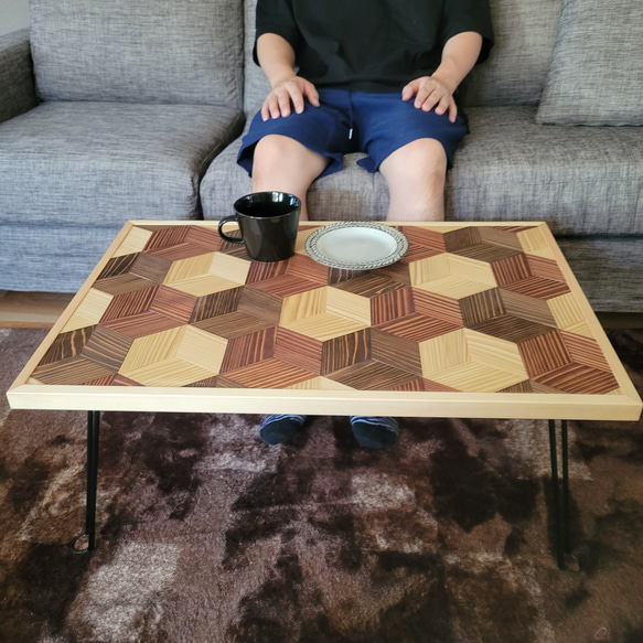 オシャレなリビングに大変身♪コンパクトサイズ ヘキサゴン柄テーブル 折りたたみテーブル 木製テーブル ローテーブル 10枚目の画像