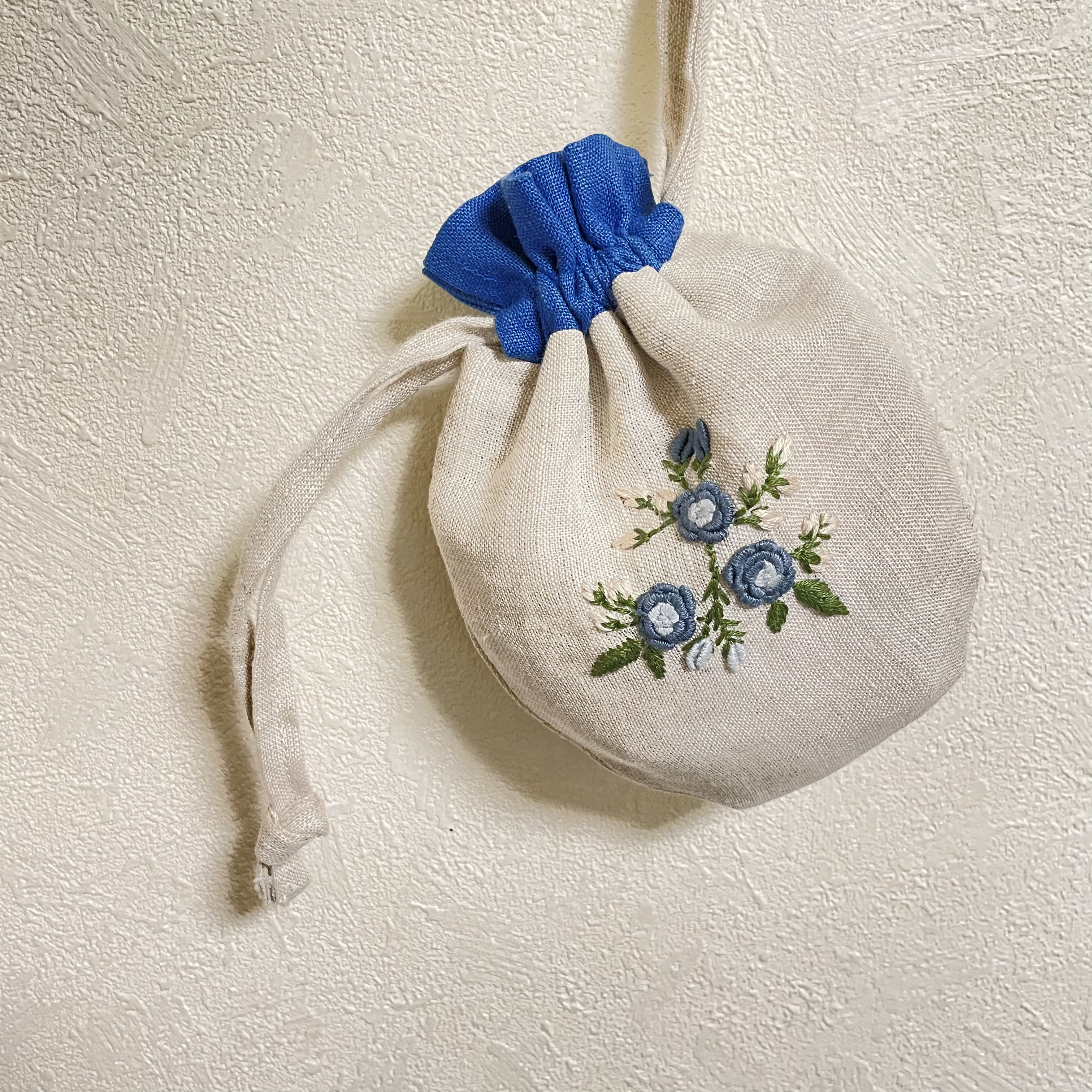 ホームスパンリネン格子巾着 レース付 ハンドメイド✃アンティークドイツ果実薔薇柄