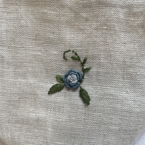 大人可愛い薔薇の巾着袋 リネン刺繍巾着袋 コスメ入れ 薬入れ お菓子