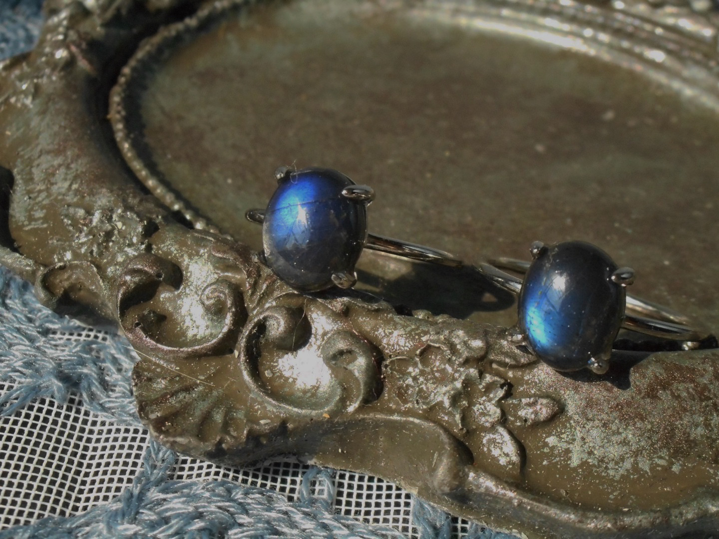 ブラックラブラドライト　オーバルカボションリング〜night sky