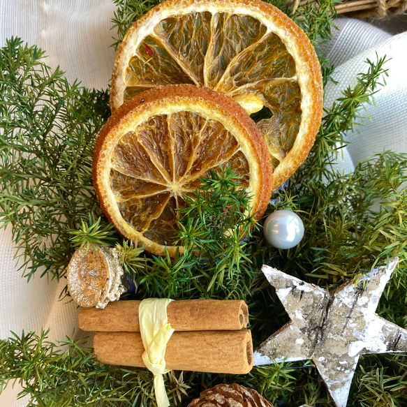 【大人のクリスマス】木の実とヒムロスギのふんわり香るウィンターリース　受注制作 3枚目の画像