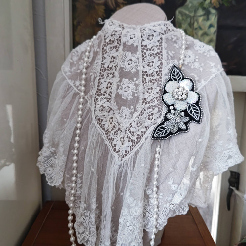 ビーズ刺繍アクセサリー ネックレス、ブローチ ネックレス
