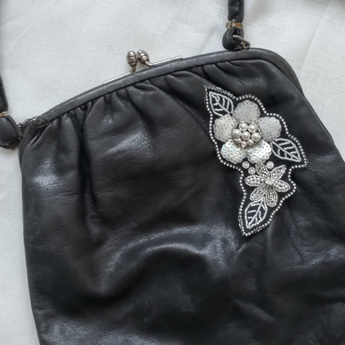 専用ページ ビーズブローチ ビーズ刺繍 アクセサリー ビーズ刺繍アクセサリー ネックレス、ブローチ ネックレス