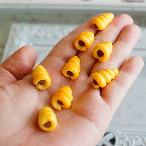 チョココロネ 4～30個 発送目安3～21日 ミニチュア 樹脂粘土 スイーツ