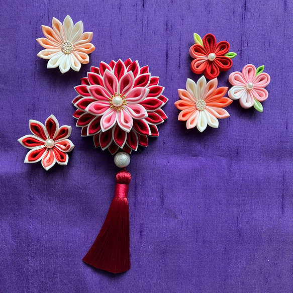 セール つまみ細工 紅色の大輪菊と小花の髪飾り 七五三 成人式 卒業式 