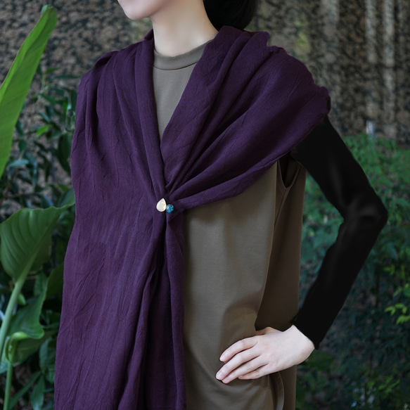 白色珍珠母貝與矽孔雀石胸針 ~大地與極光 第8張的照片